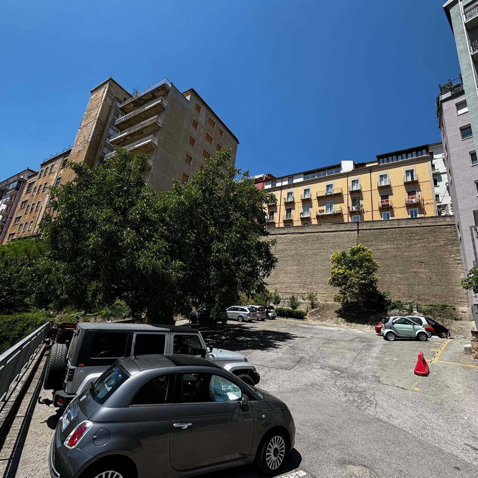 Room & Parking In Centro Citta Con Parcheggio Privato E Wifi Potenza Exterior foto