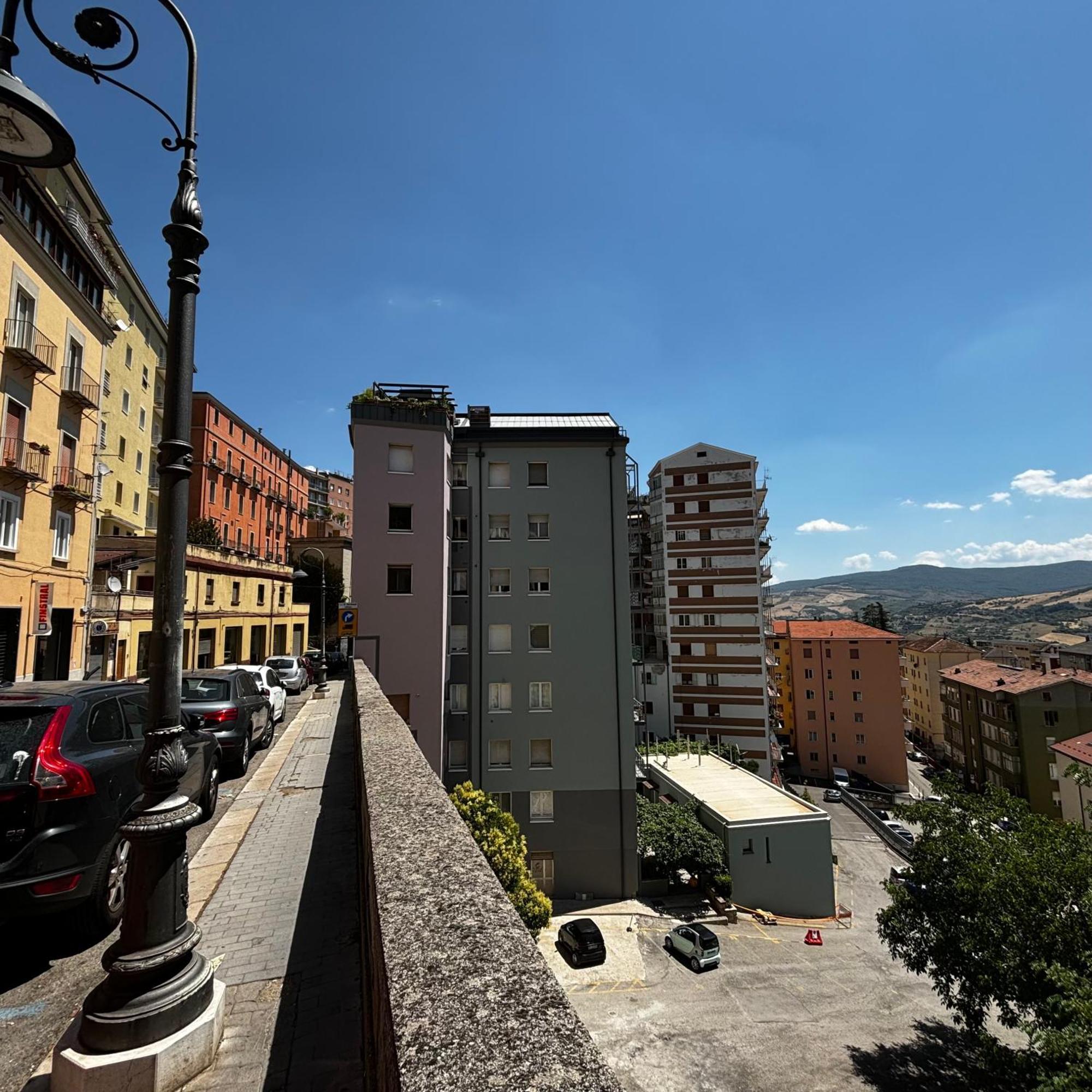 Room & Parking In Centro Citta Con Parcheggio Privato E Wifi Potenza Exterior foto