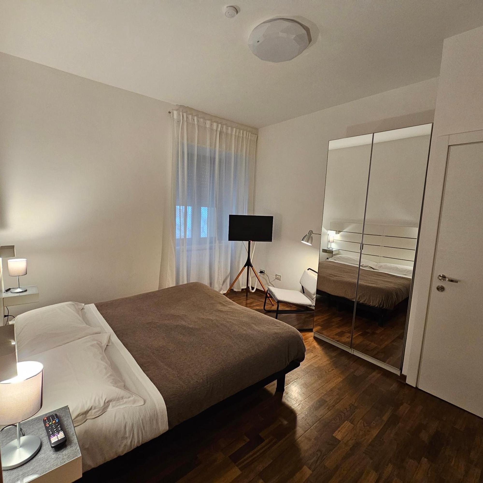 Room & Parking In Centro Citta Con Parcheggio Privato E Wifi Potenza Exterior foto